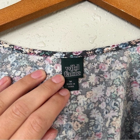 🦋 Wild Fable Floral V-Neck Long Sleeve Cropped Blouse Medium Spring - Picture 3 of 7